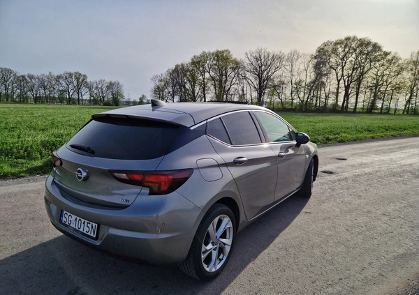 Opel Astra cena 49800 przebieg: 187100, rok produkcji 2015 z Gliwice małe 172